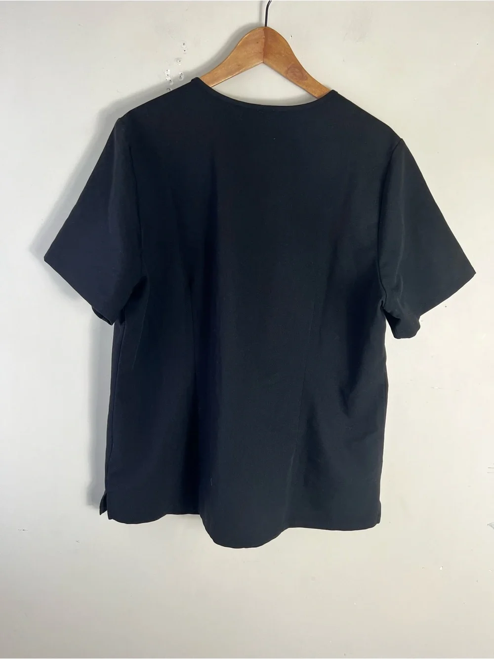 FIGS Catarina One-Pocket Scrub Top  Black Size XL Women's Medical Top - Picture 3 of 10
